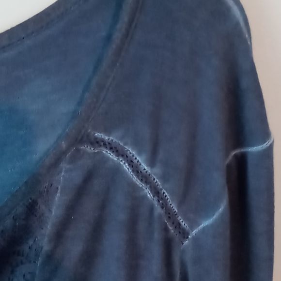 Gorgeous Blue Lace Tunic - Picture 2 of 7